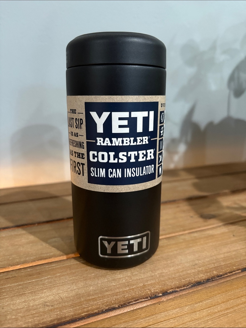 Yeti Slim Can Insulator - Black with White Interior